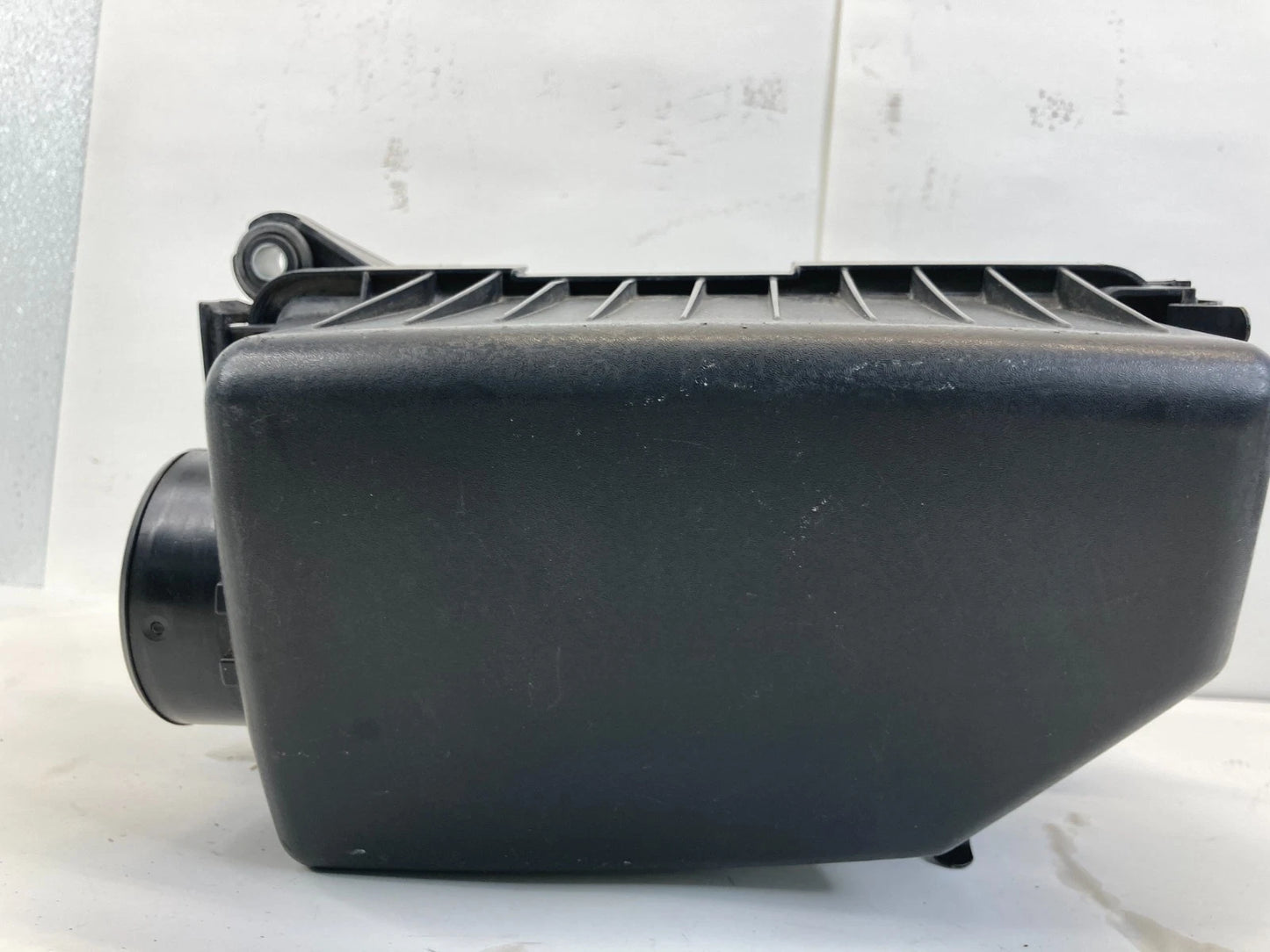 2016 2017 Kia Rio 1.6L Air Intake Cleaner Box Filter Housing Assy 28110-1W170