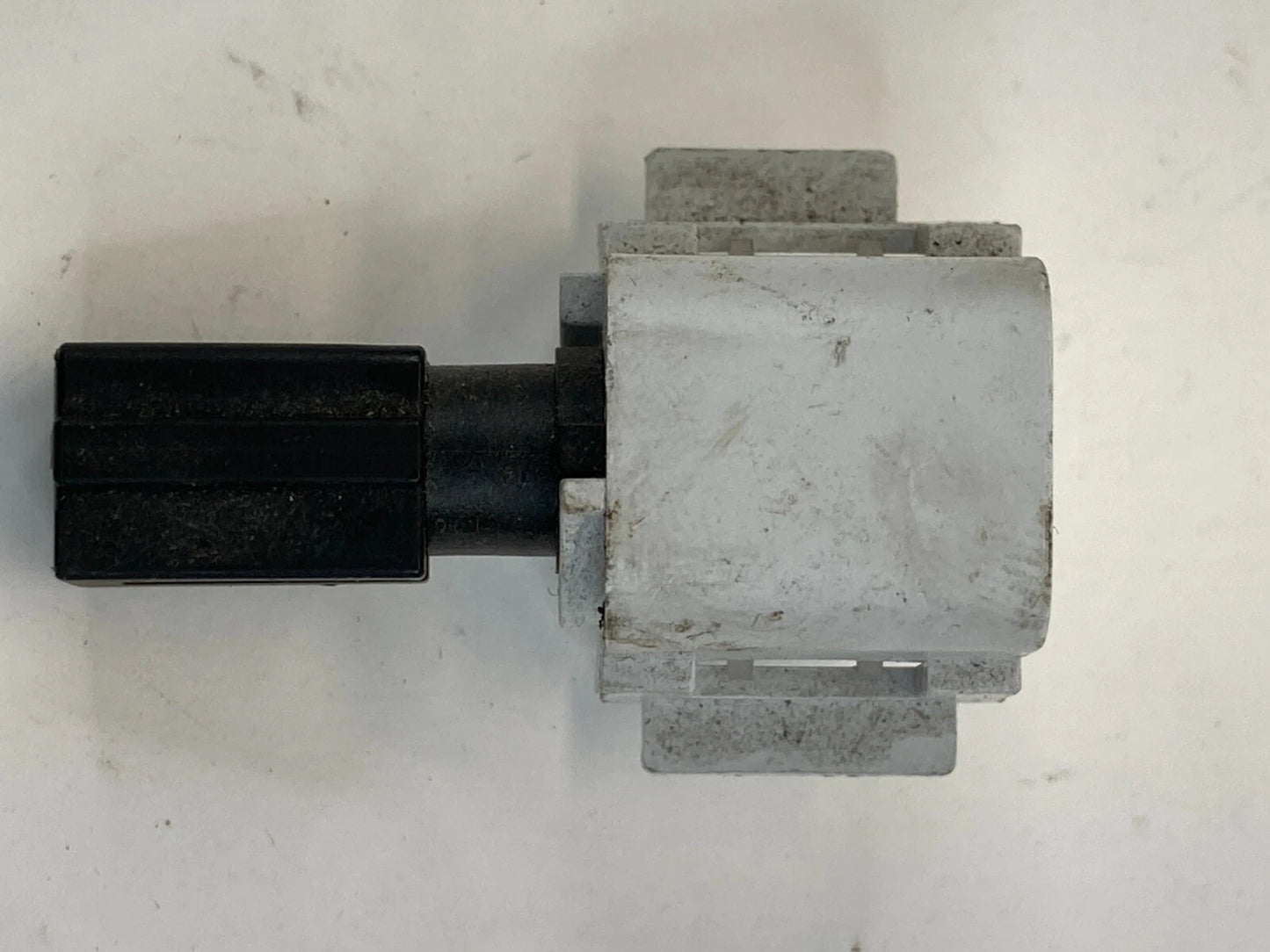 2003-2014 NISSAN MURANO 13-23 ALTIMA GLOVE BOX LIGHT LAMP BULB SOCKET SENSOR OEM