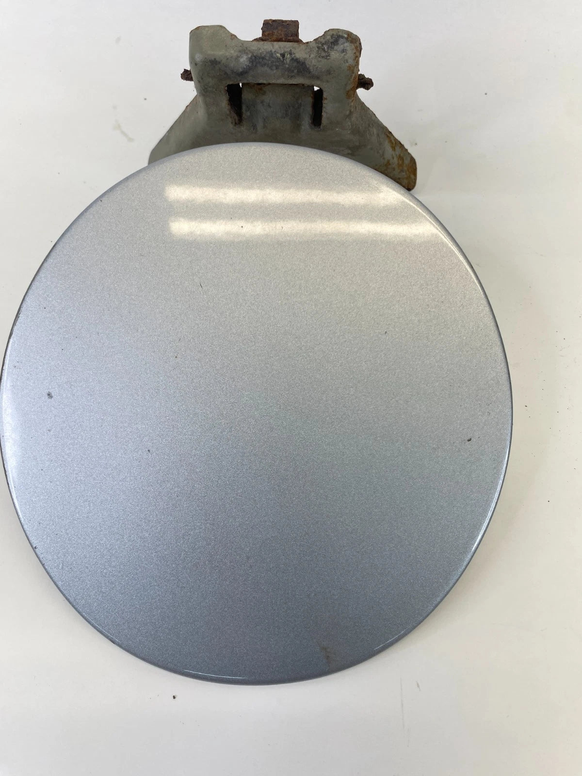 2013-2017 CHEVROLET TRAVERSE FUEL DOOR GAS FILLER LID COVER ASSEMBLY OEM FACTORY