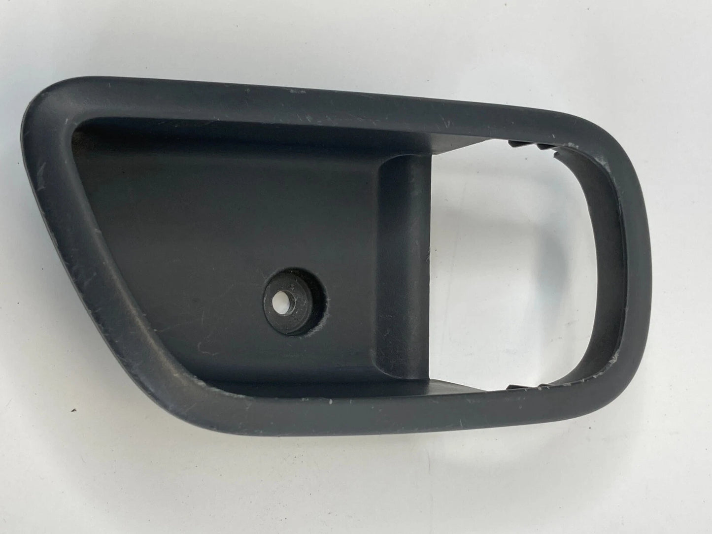 2009-2011 KIA RIO REAR LEFT SIDE INTERIOR DOOR HANDLE BEZEL TRIM 82611-1G010 OEM