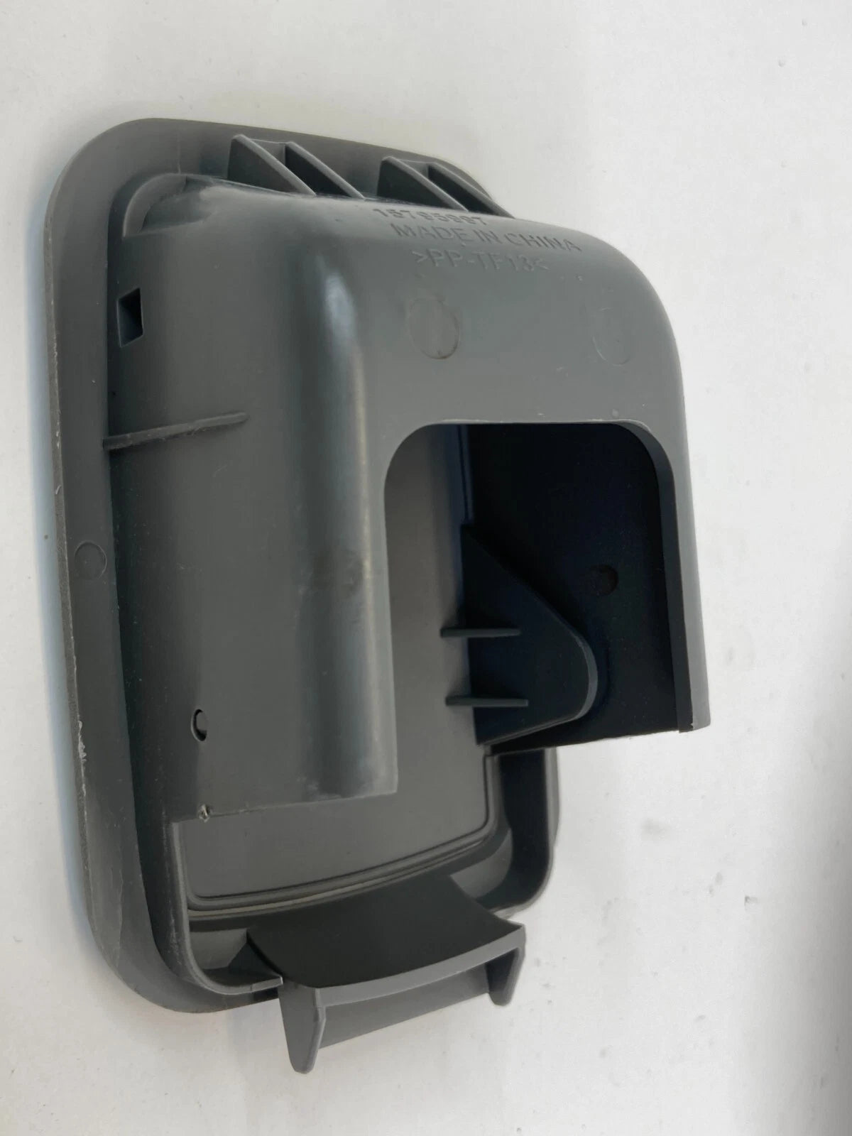 2013-201CHEVROLET MALIBU DECK SEAT CHILD ANCHOR HOOK COVER CAP OEM 15795997