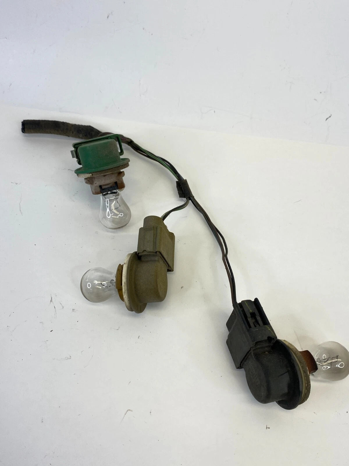 2008-2012 FORD ESCAPE REAR TAIL LIGHT TAILLIGHT TAILLAMP WIRE WIRING HARNESS OEM