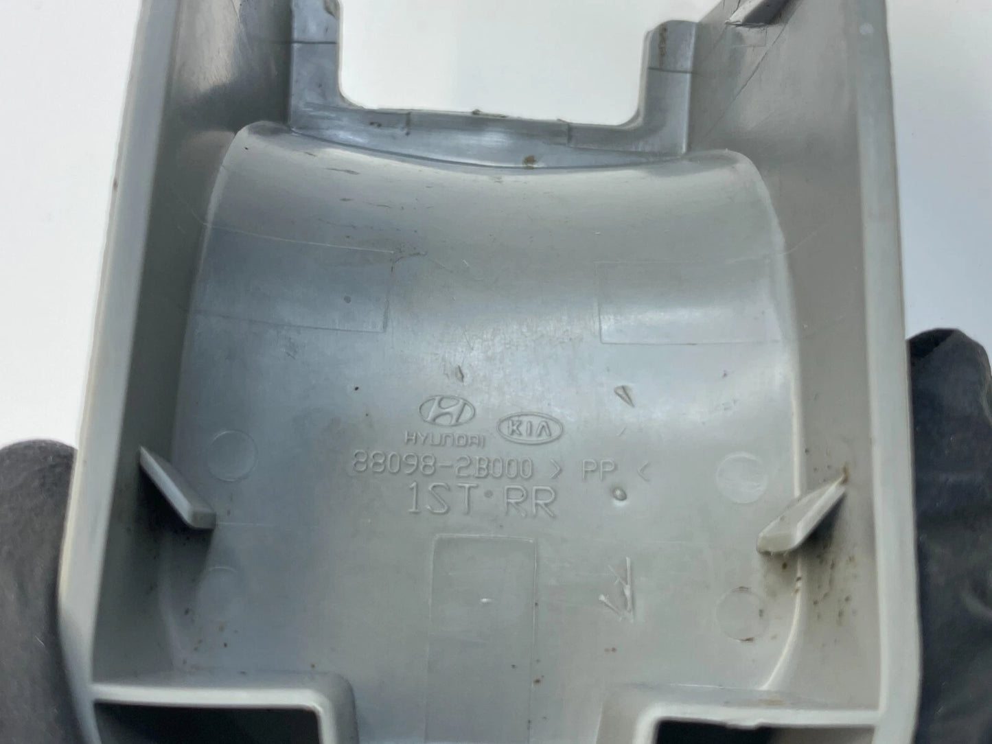 07-09 HYUNDAI SANTA FE FRONT SEAT RAIL TRACK MOUNTING COVER TRIM 88098-2B000 OEM