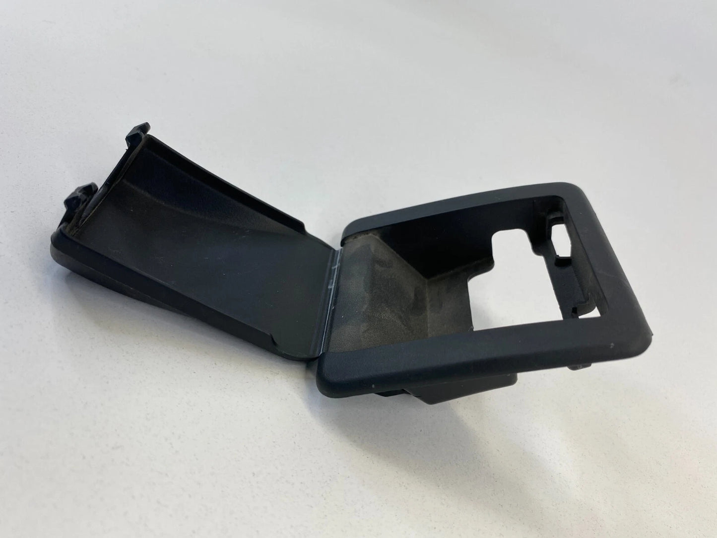 13-15 NISSAN SENTRA REAR DECK CHILD SEAT ANCHOR HOOK COVER CAP TRIM 79980-3RA0A