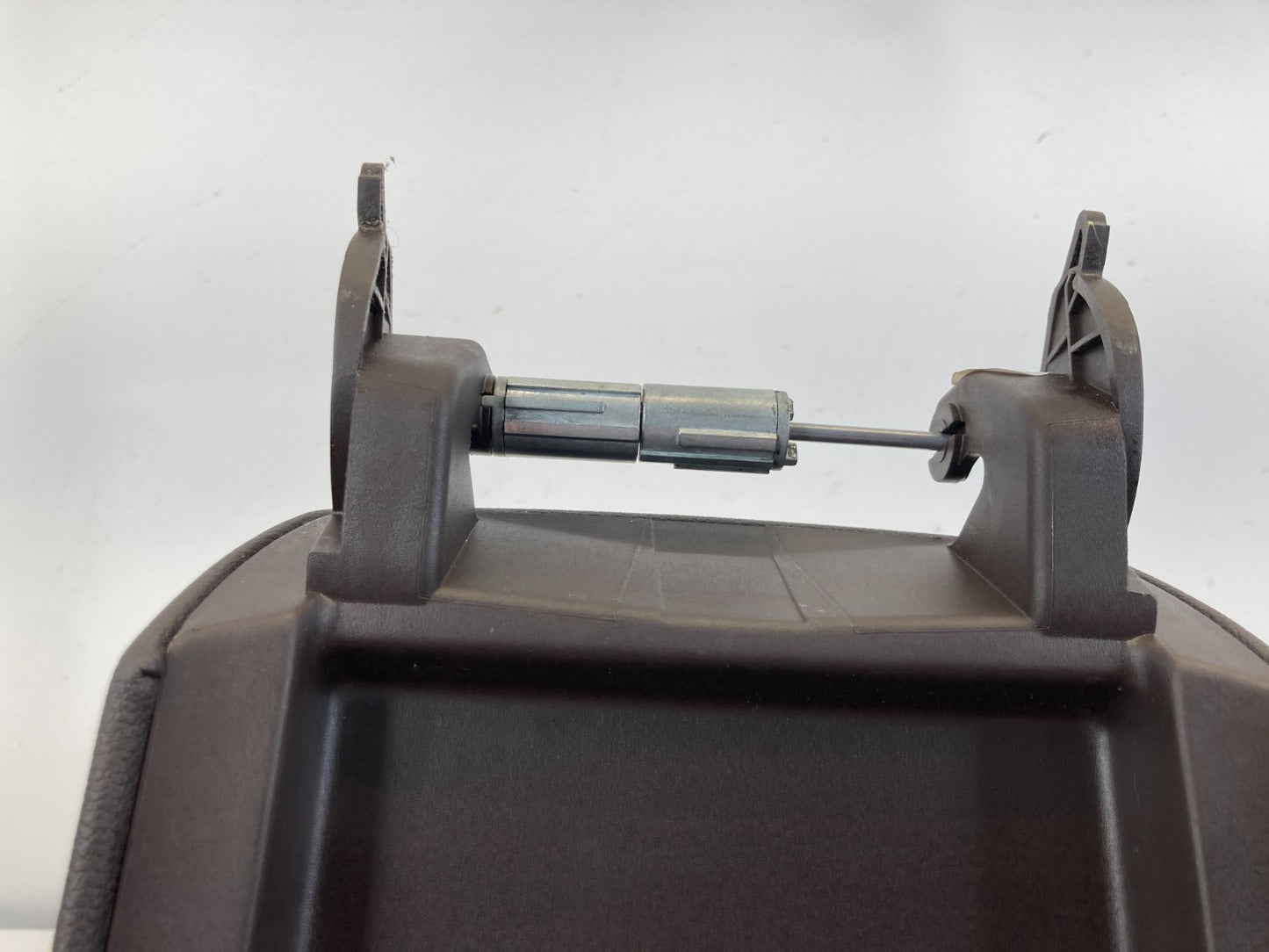 2011 11 Buick Regal Center Console Armrest Arm Rest Storage Lid OEM