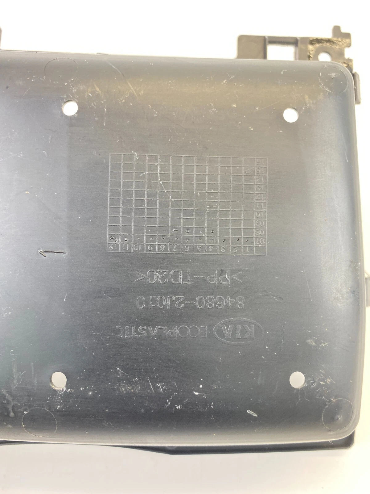 2009-2011 KIA BORREGO CENTER CONSOLE STORAGE COMPARTMENT INSERT 84680-2J010 OEM