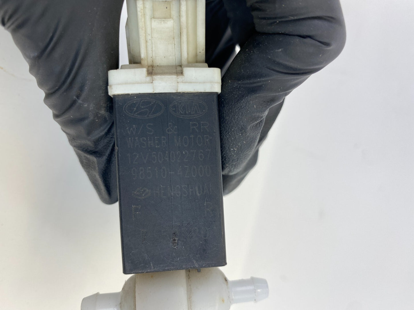 13-18 Hyundai Santa Fe Sport Windshield Wiper Fluid Washer Pump Motor 985104Z000