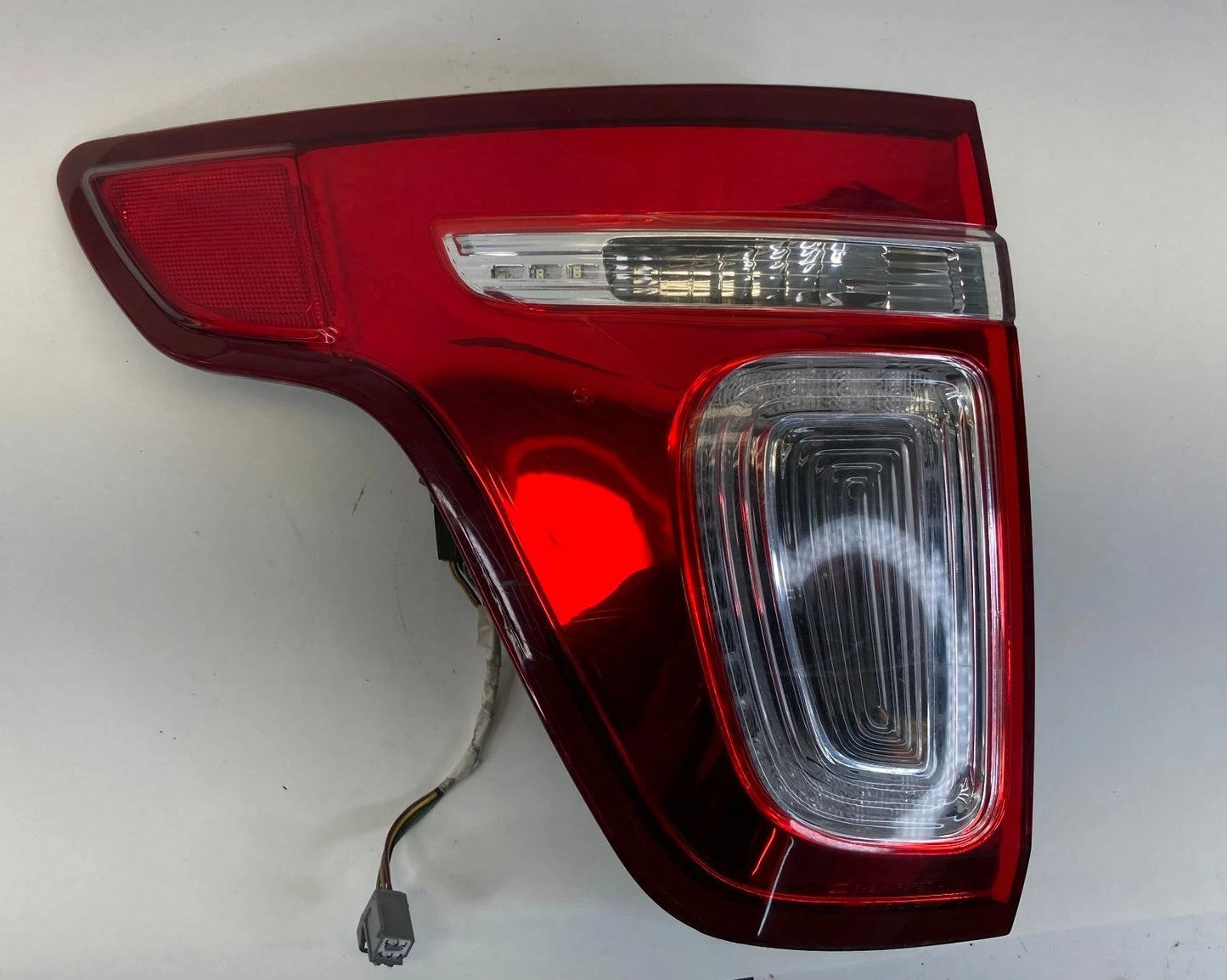 11-15 FORD EXPLORER 13-15 INTERCEPTOR UTILITY LEFT DRIVER TAIL LIGHT TAILLIGHT