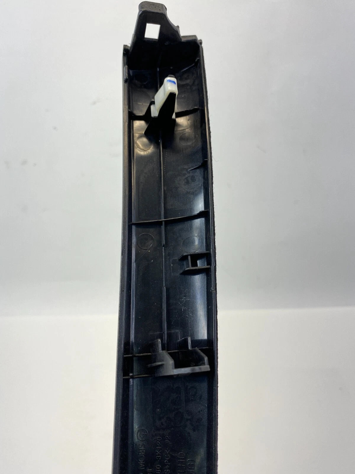 2009 2010 HYUNDAI SONATA RIGHT SIDE DASH LOWER TRIM MOLDING C PAD 84780-3K120