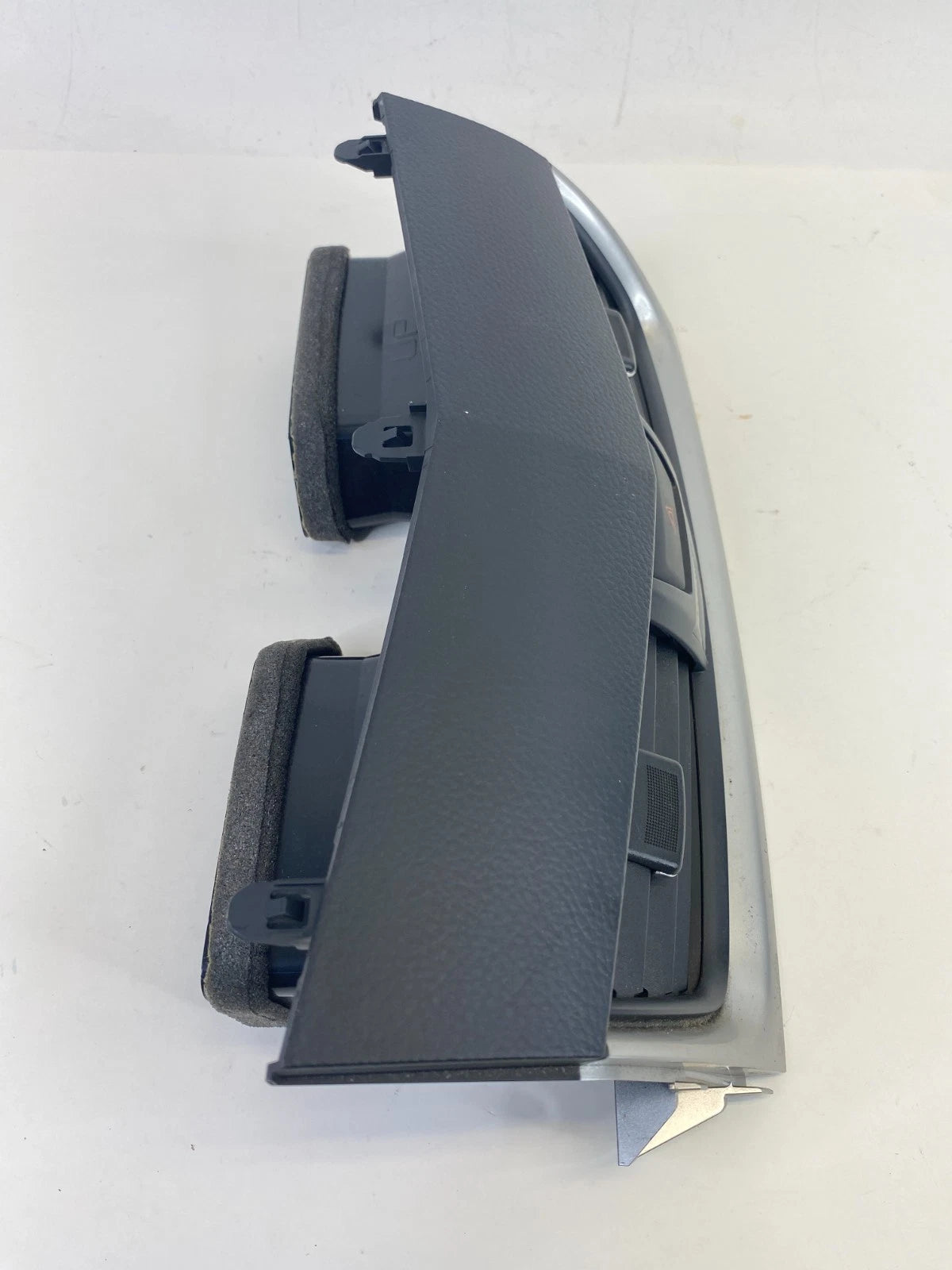 2016-2018 Nissan Altima Dash Center A/C Air Vent Grille Trim Panel 68750-9HS0A