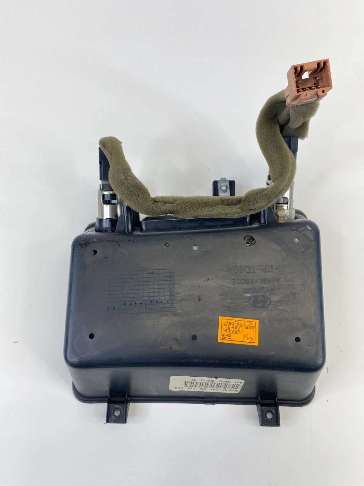 2007-2009 HYUNDAI SANTA FE CENTER CONSOLE POWER OUTLET ASHTRAY 84691-2B002 OEM