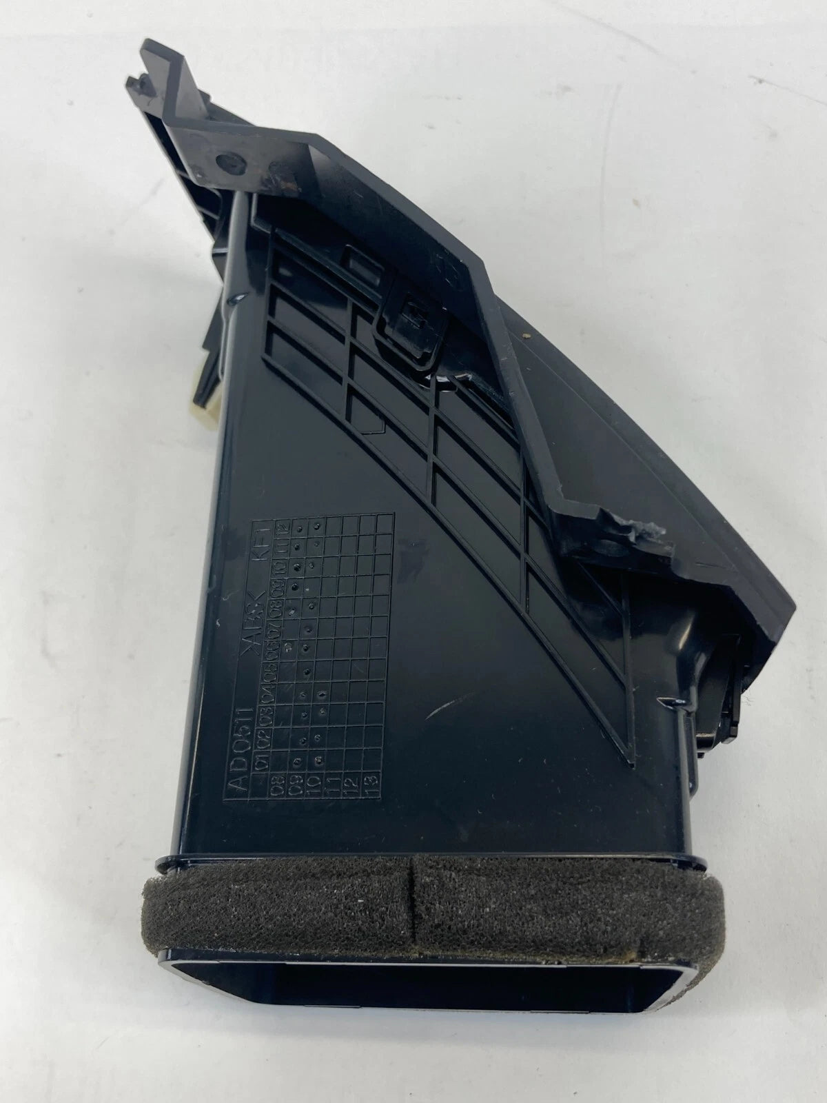 2010-2013 KIA SOUL DASH INNER LEFT SIDE A/C HEATER AIR VENT GRILLE 97410-2K000