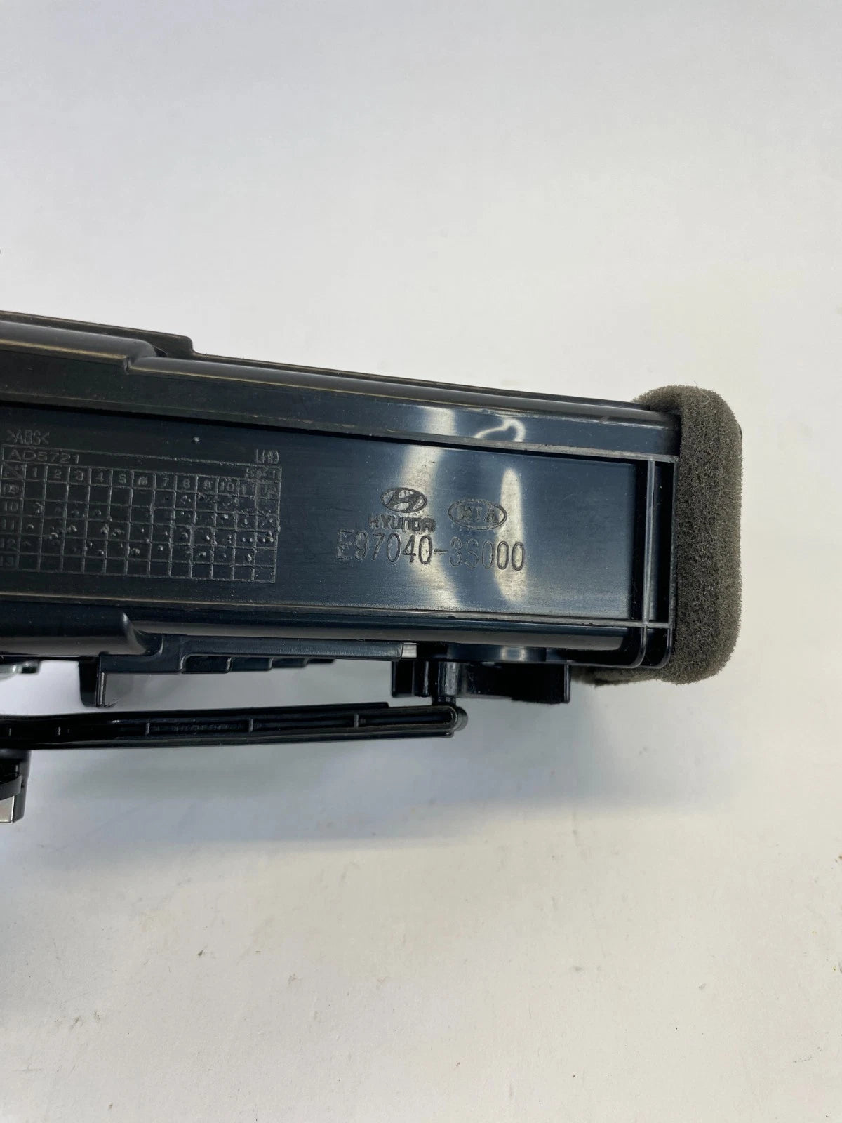 2011-2014 HYUNDAI SONATA REAR LEFT CENTER CONSOLE AC AIR VENT E97040-3S000 OEM