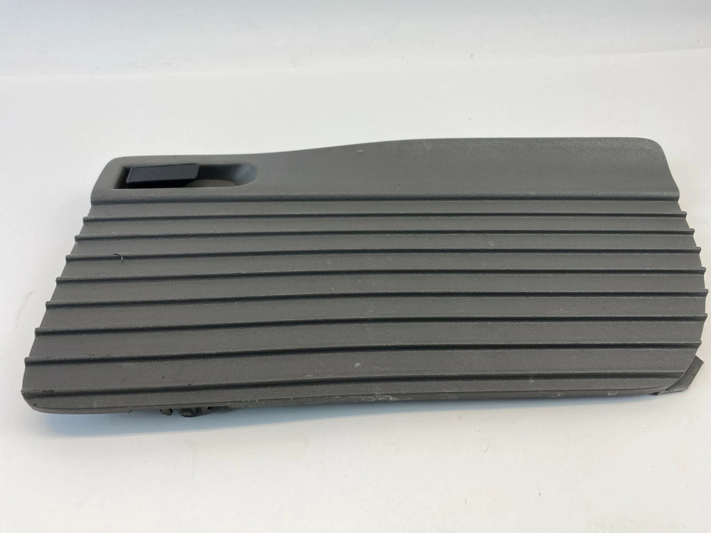 02 03 04 05 06 GMC ENVOY XL SLT REAR CARGO PANEL COVER BEZEL TRIM 15167287 OEM