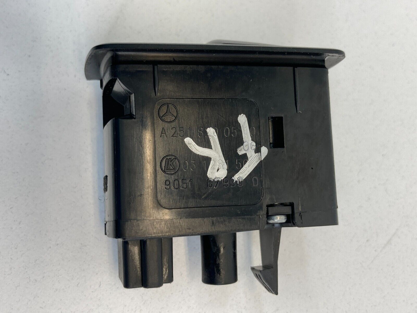 2006-2012 Mercedes-Benz R350 Front Right Power Window Switch A2518200510 OEM