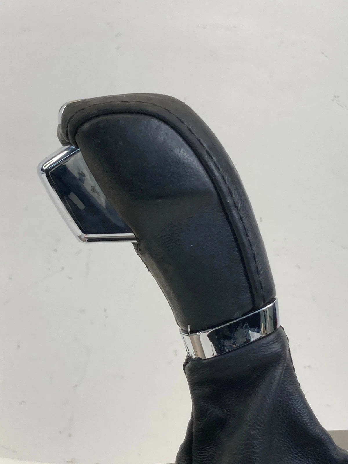 2010-2012 LINCOLN MKT AUTOMATIC TRANSMISSION GEAR SHIFTER SELECTOR KNOB & BEZEL