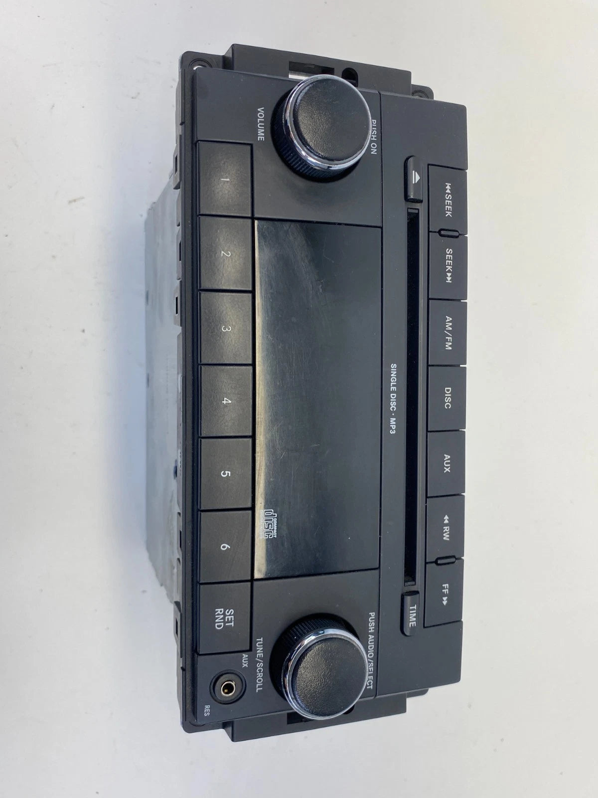 2010 CHRYSLER 300 DODGE RAM AM FM CD PLAYER AUX RADIO RECEIVER P05091111AC OEM