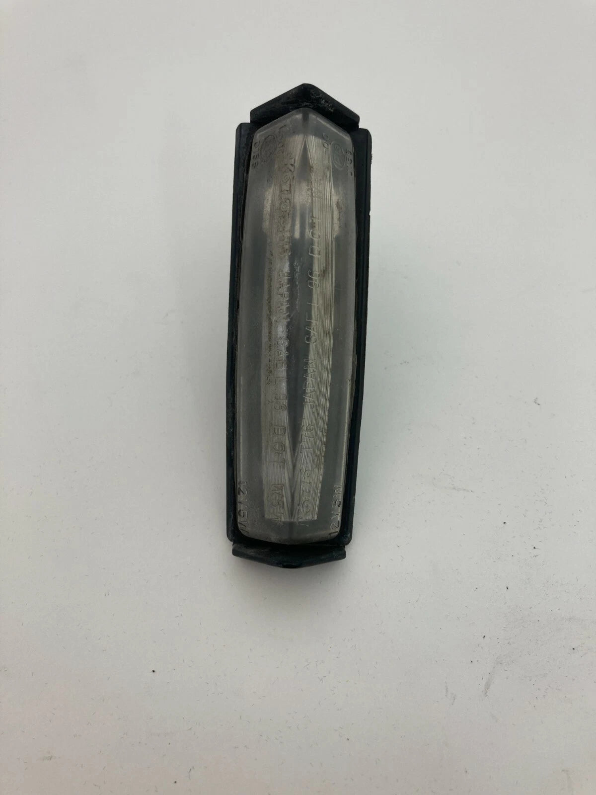 1998-2005 LEXUS GS300 SEDAN RIGHT SIDE TRUNK LICENSE PLATE LIGHT LAMP OEM