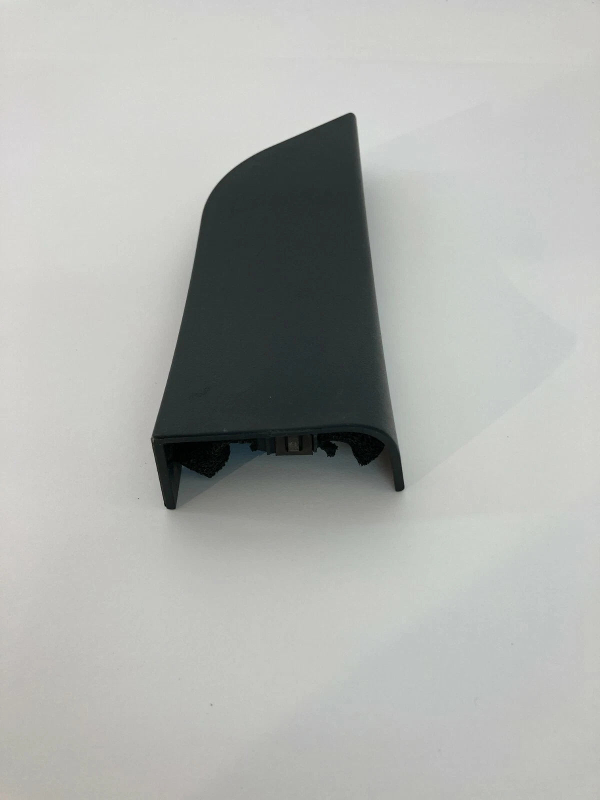 08-10 CHRYSLER TOWN & COUNTRY FRONT RIGHT INNER DOOR MIRROR CORNER COVER TRIM