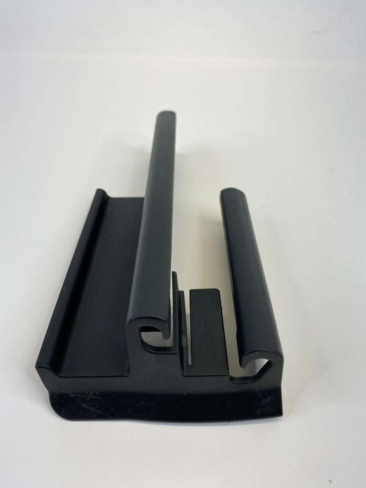 2004-2007 BMW 530I FRONT RIGHT SEAT TRACK OUTER END COVER TRIM CAP 7007696 OEM