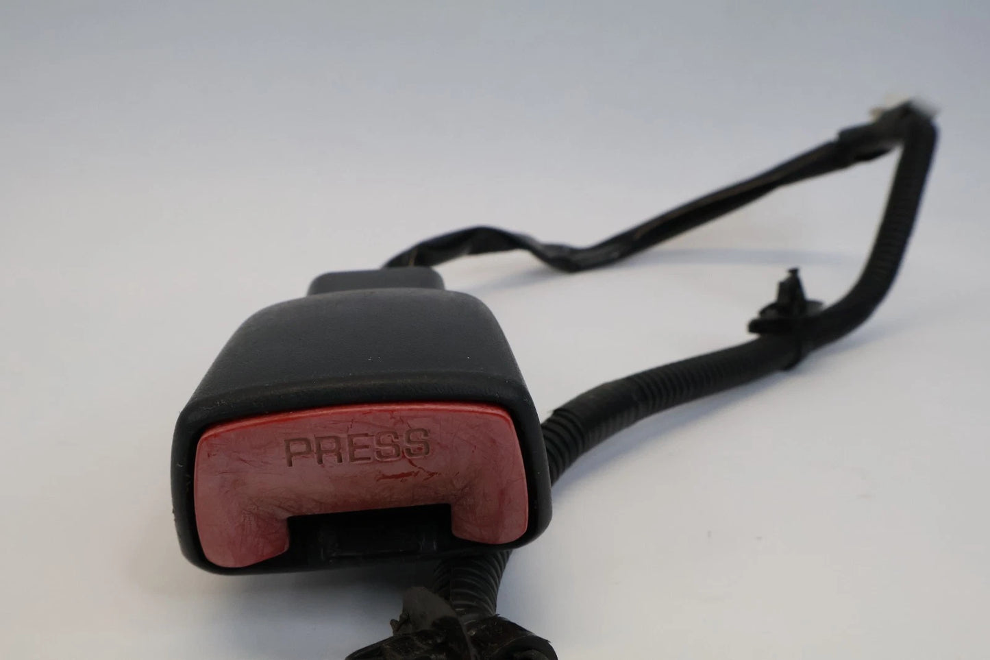 2007-2011 TOYOTA CAMRY FRONT RIGHT PASSENGER SEAT BELT BUCKLE GRAY 56458A5 OEM