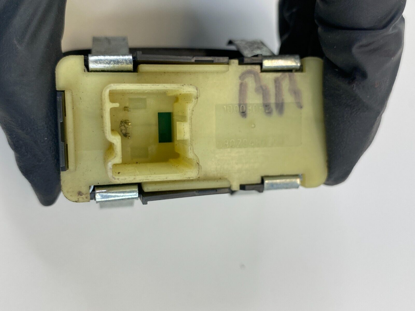 2009-2014 VW Routan Rear Right Sliding Door Power Window Switch 68020400AC OEM