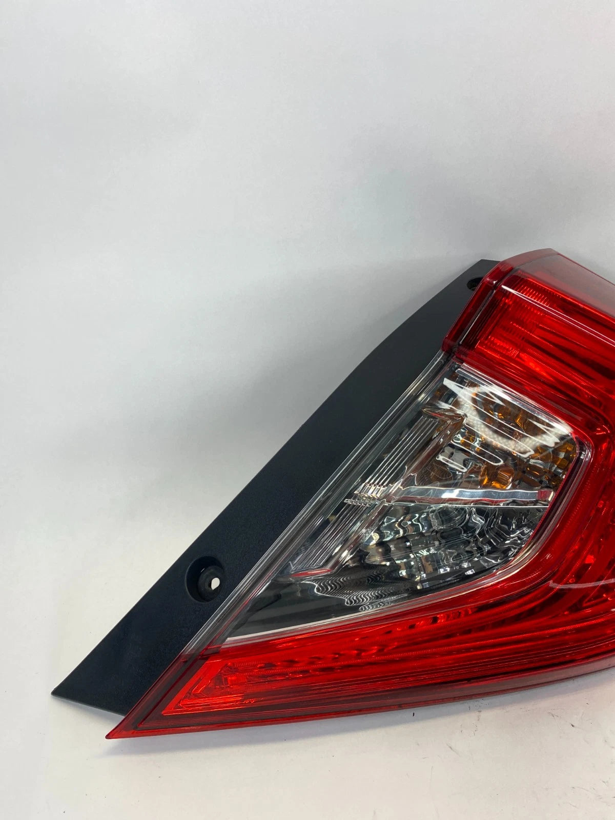 2016-2021 HONDA CIVIC SEDAN RIGHT PASSENGER OUTER TAIL LIGHT LAMP ASSEMBLY OEM