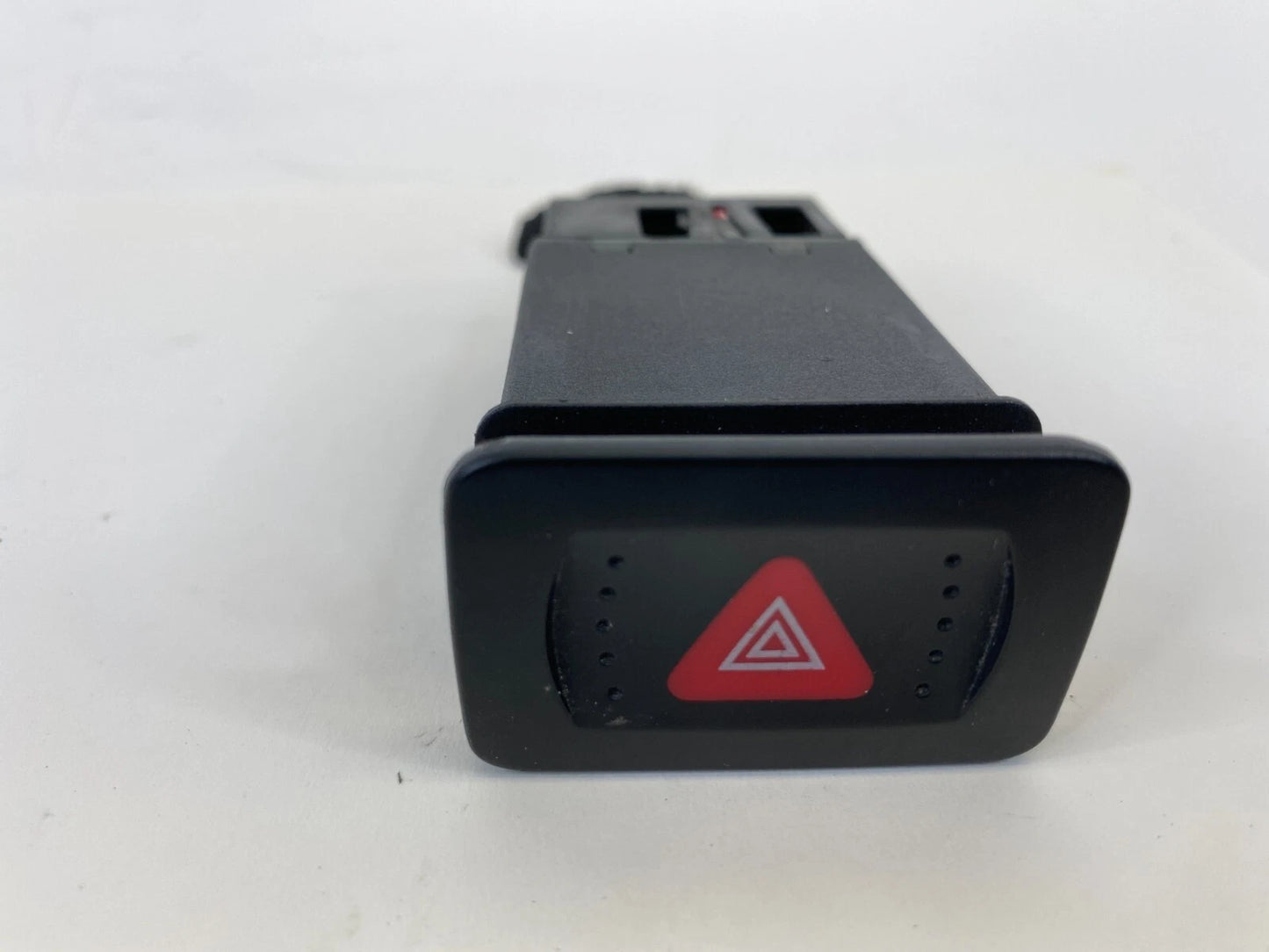 99-05 VOLKSWAGEN JETTA EMERGENCY HAZARD LIGHT CONTROL BUTTON SWITCH 1J0953235J