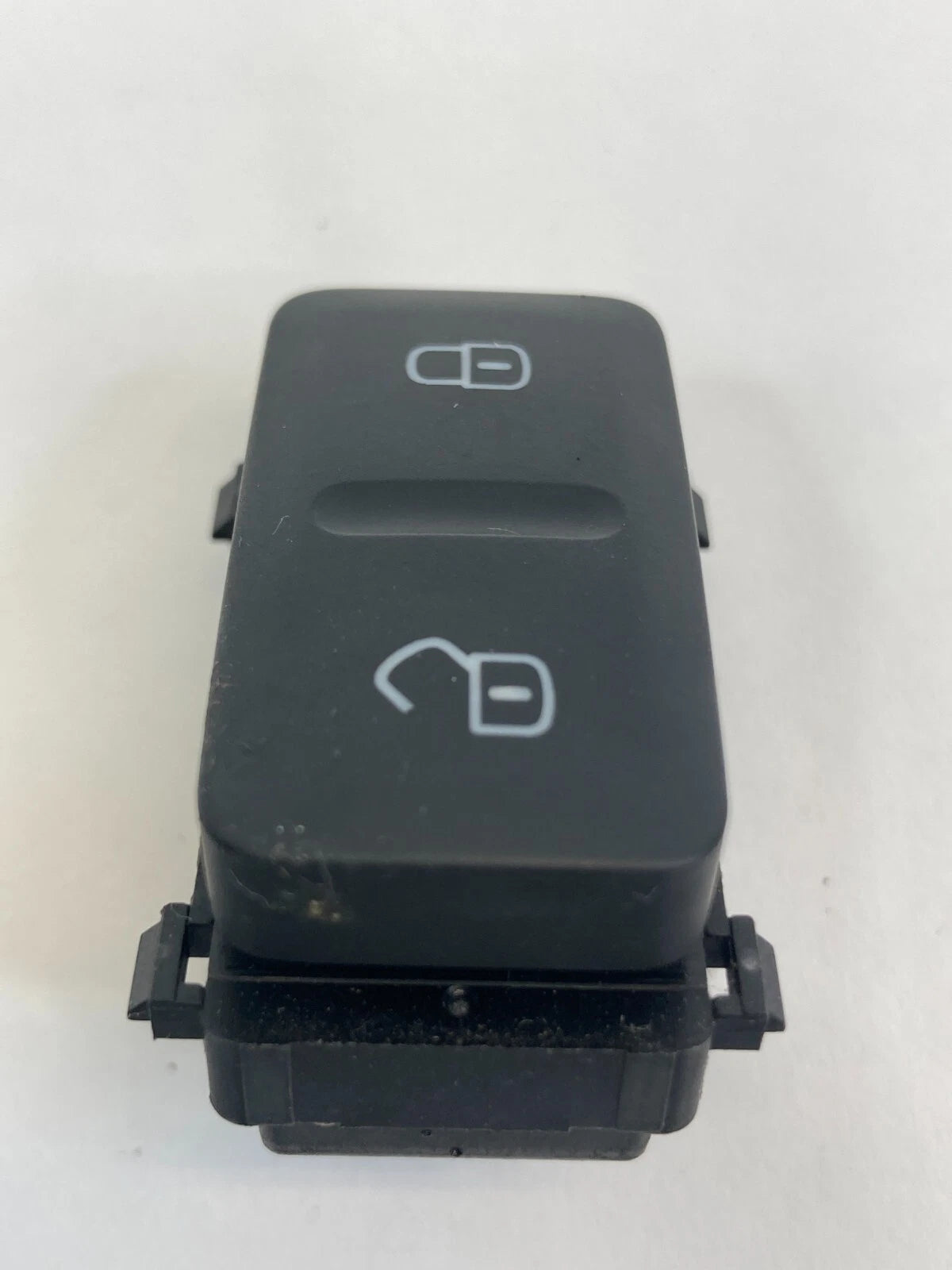 2011-2018 VOLKSWAGEN JETTA CENTER CONSOLE REAR SIDE LOCK BUTTON SWITCH 5C6962125