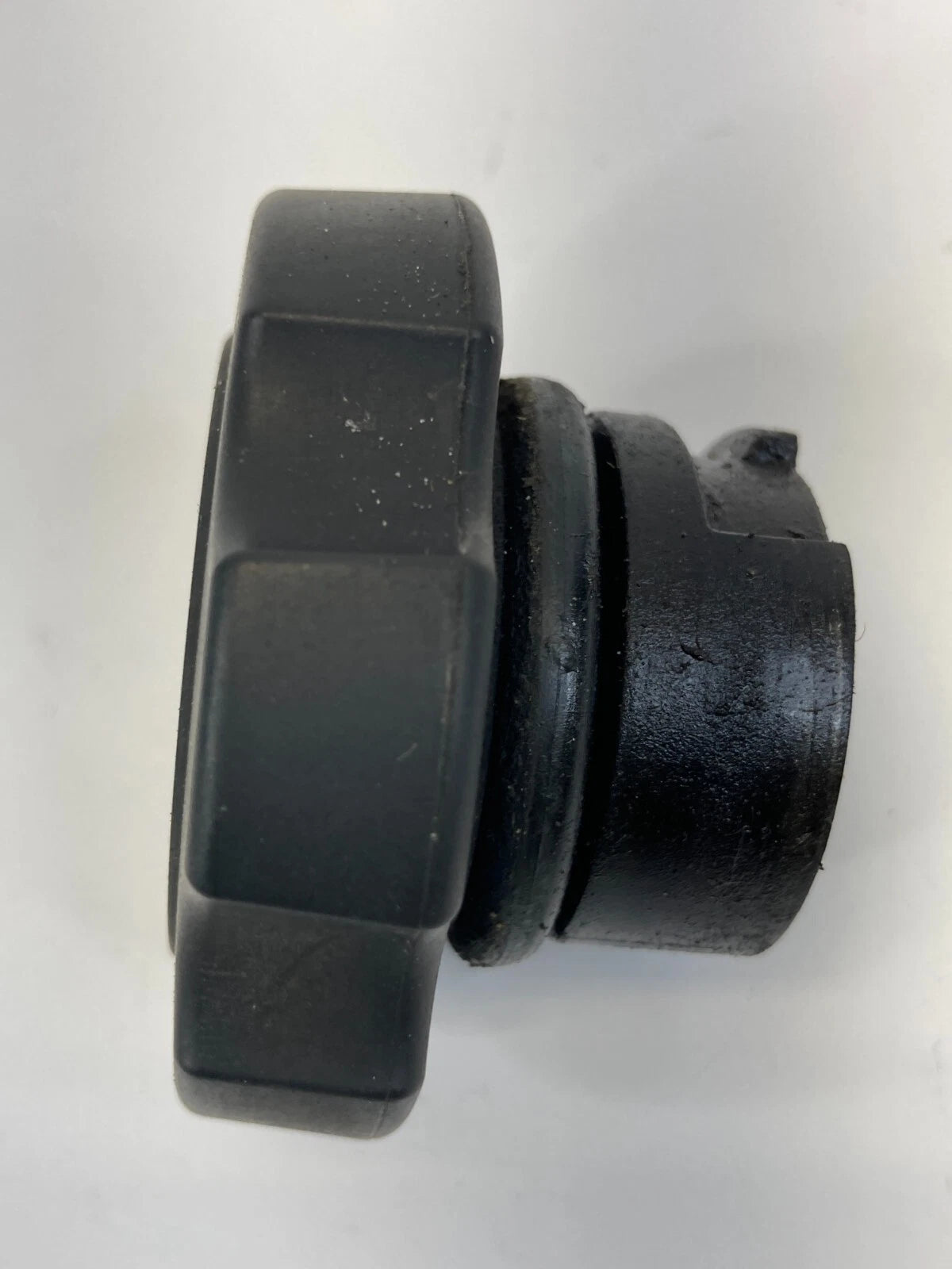 2002-2009 CHEVROLET TRAILBLAZER 4.2L ENGINE OIL FILLER CAP COVER LID SAE 5W-30