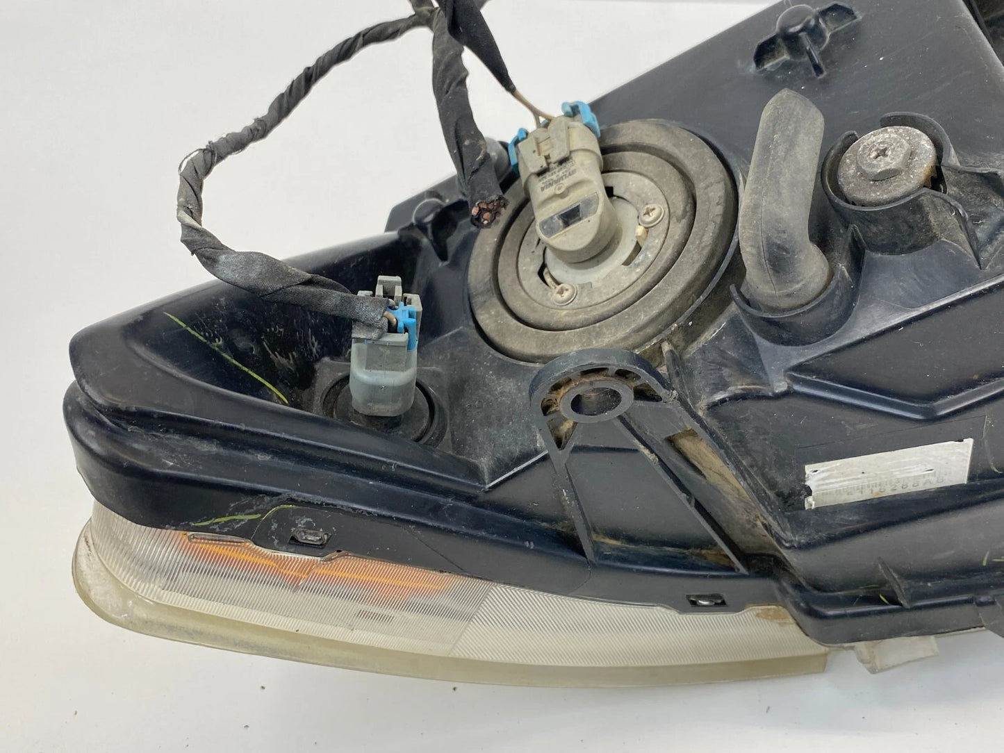 2009-2020 DODGE JOURNEY RIGHT PASSENGER HEADLIGHT HEADLAMP HALOGEN 05116288AB