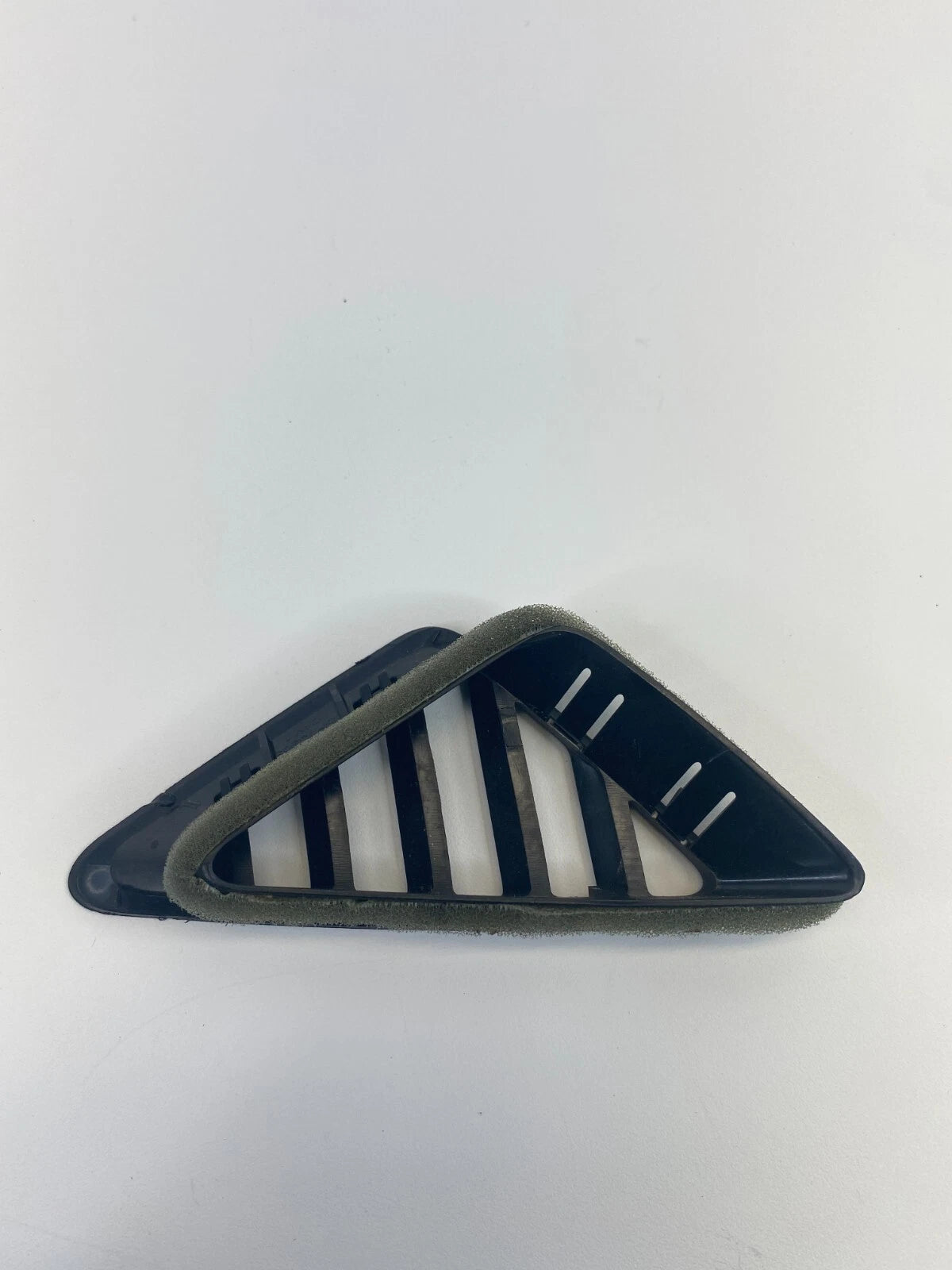 10-17 CHEVROLET EQUINOX FRONT LEFT SIDE DASH AIR VENT DEFROSTER GRILL 25779104