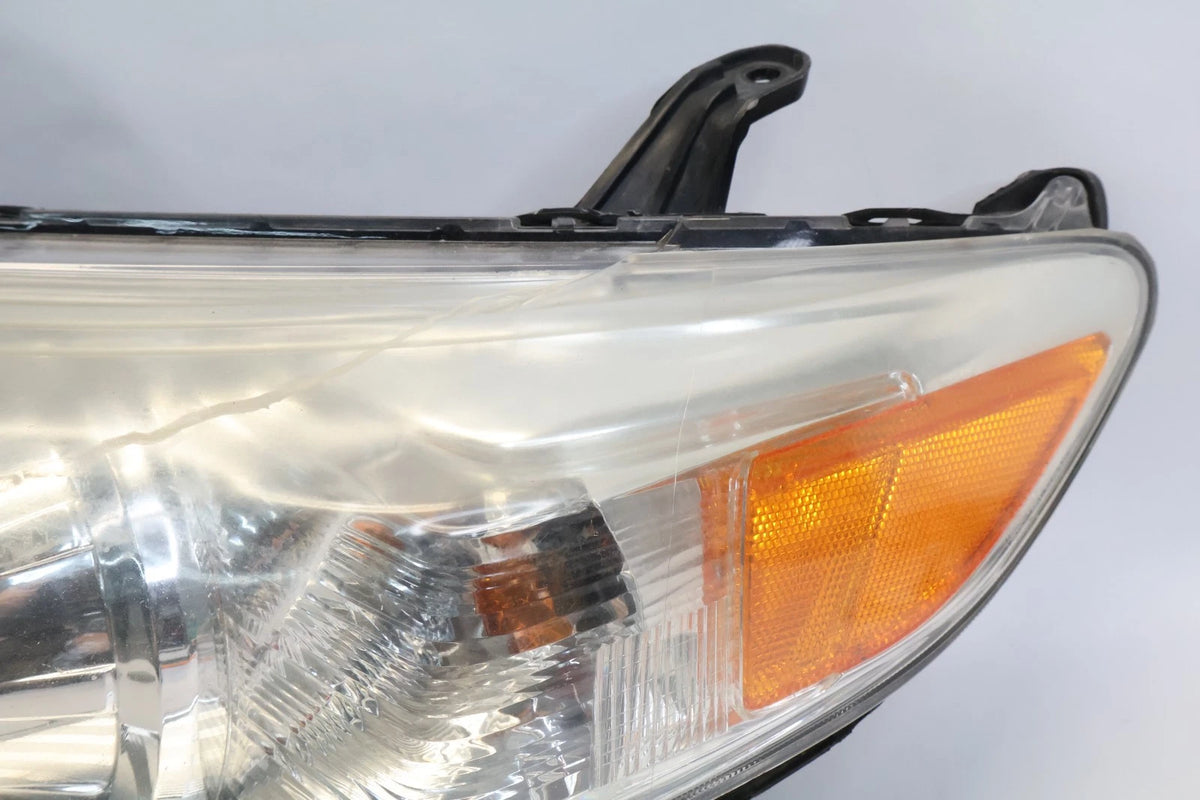 2011-2014 TOYOTA SIENNA LEFT DRIVER SIDE HID XENON HEADLIGHT HEAD LAMP ASSY OEM