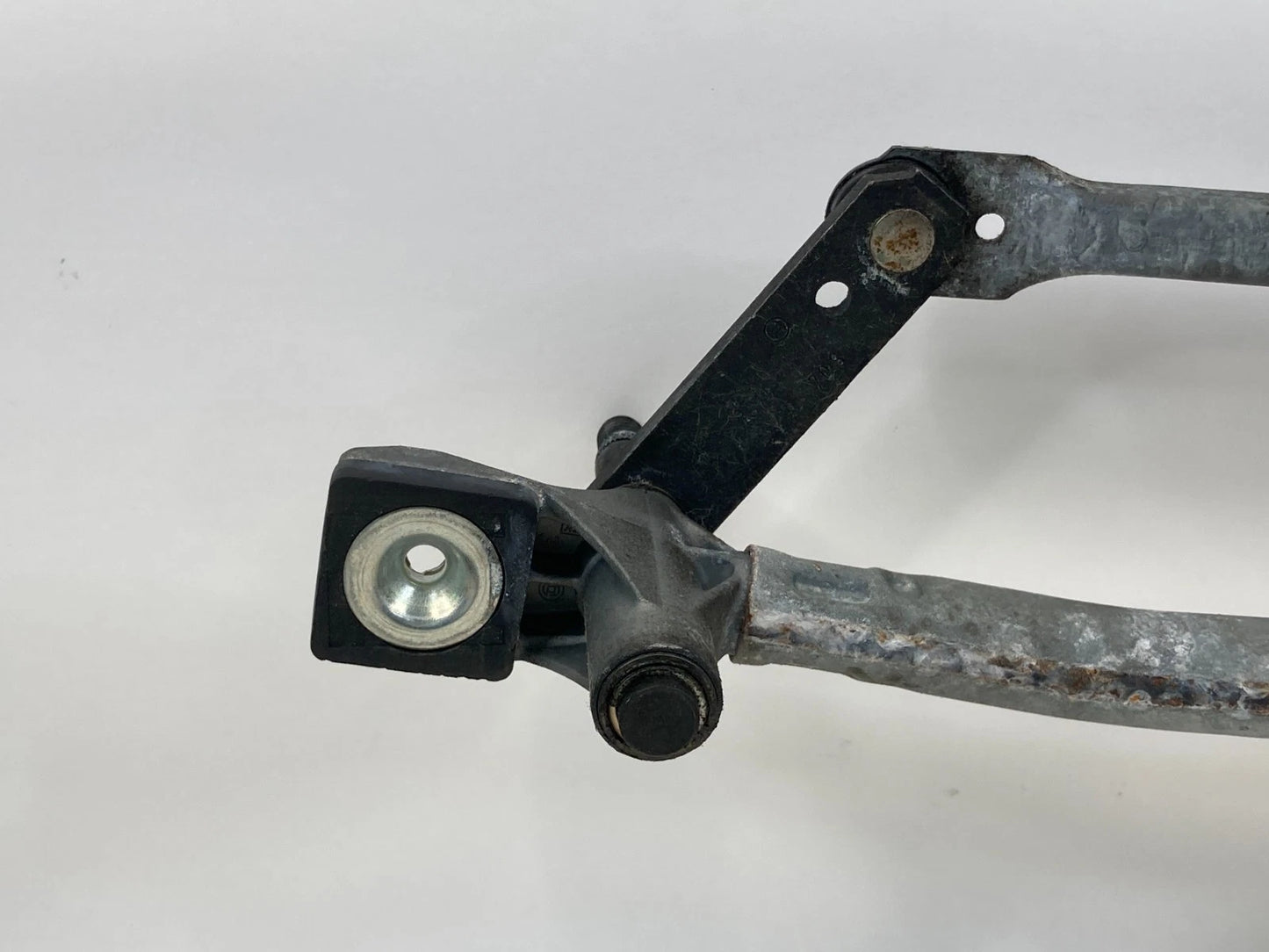 2011-2018 Volvo S60 Front Windshield Wiper Motor W/ Linkage 30753493 OEM