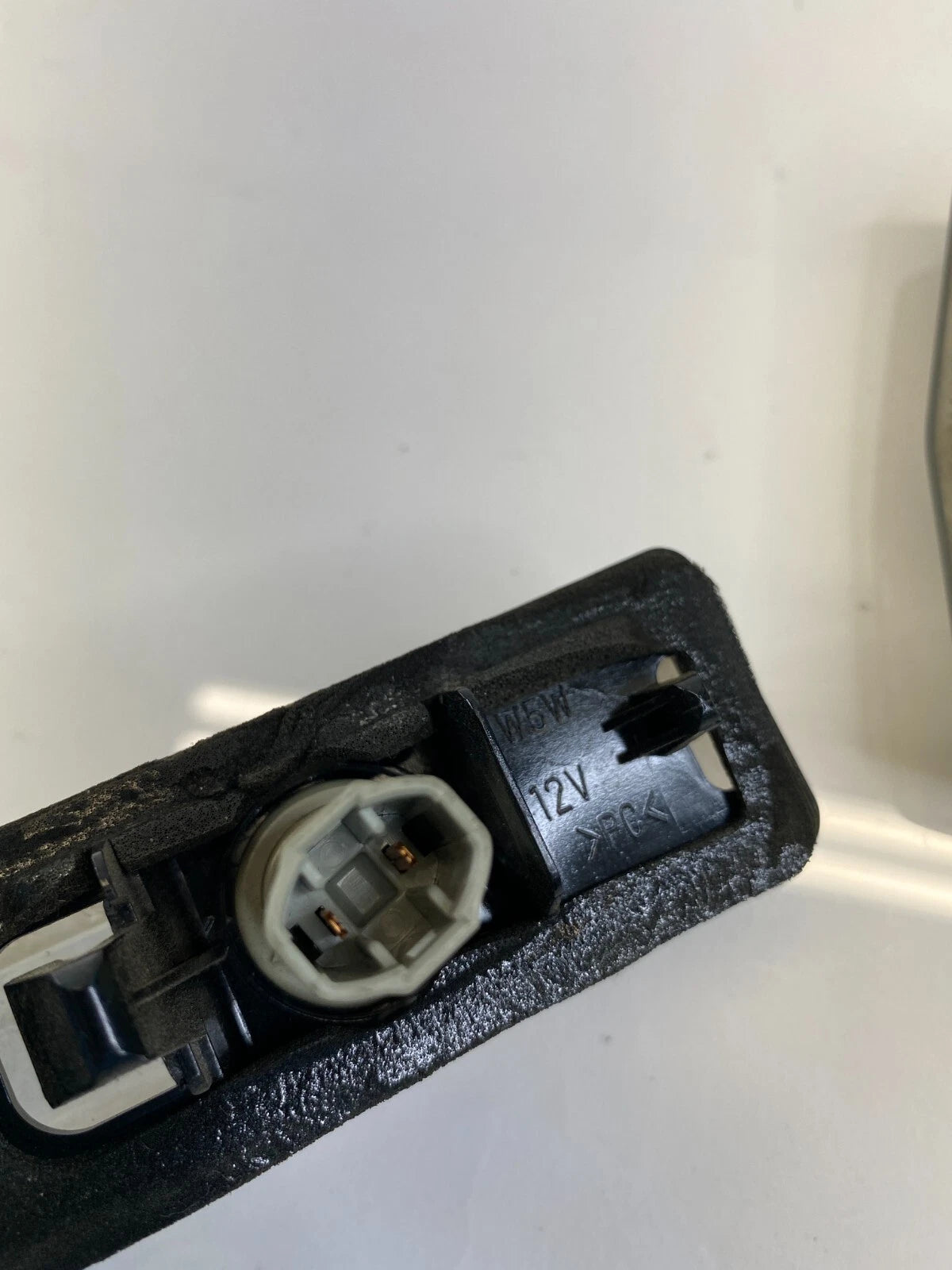 2004-2015 TOYOTA PRIUS REAR TAILGATE LICENSE PLATE LIGHT LAMP SET OF 2 OEM