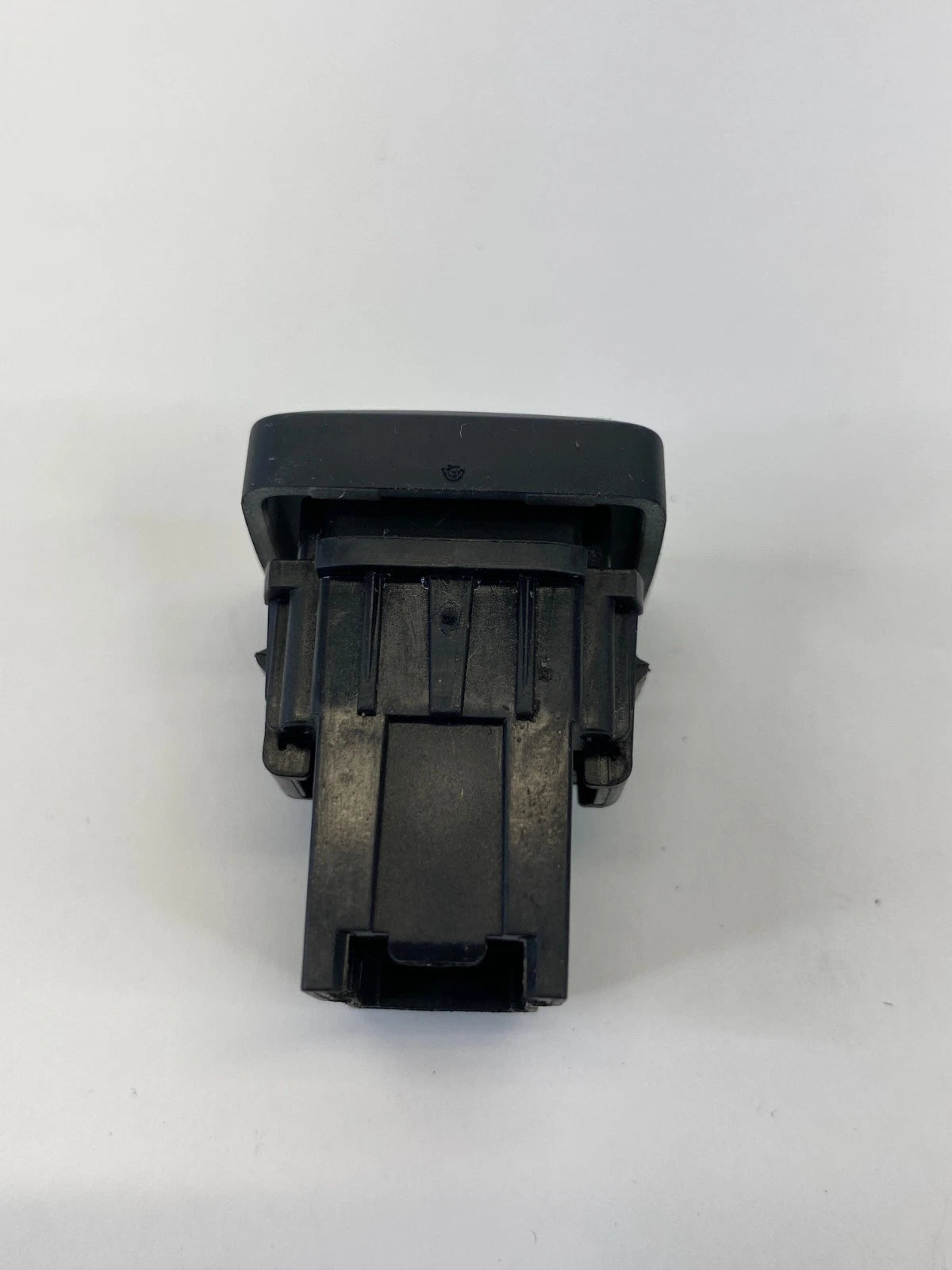 2013-2020 FORD FUSION TRUNK LID RELEASE CONTROL SWITCH ASSY DG9T-198514-AAW OEM