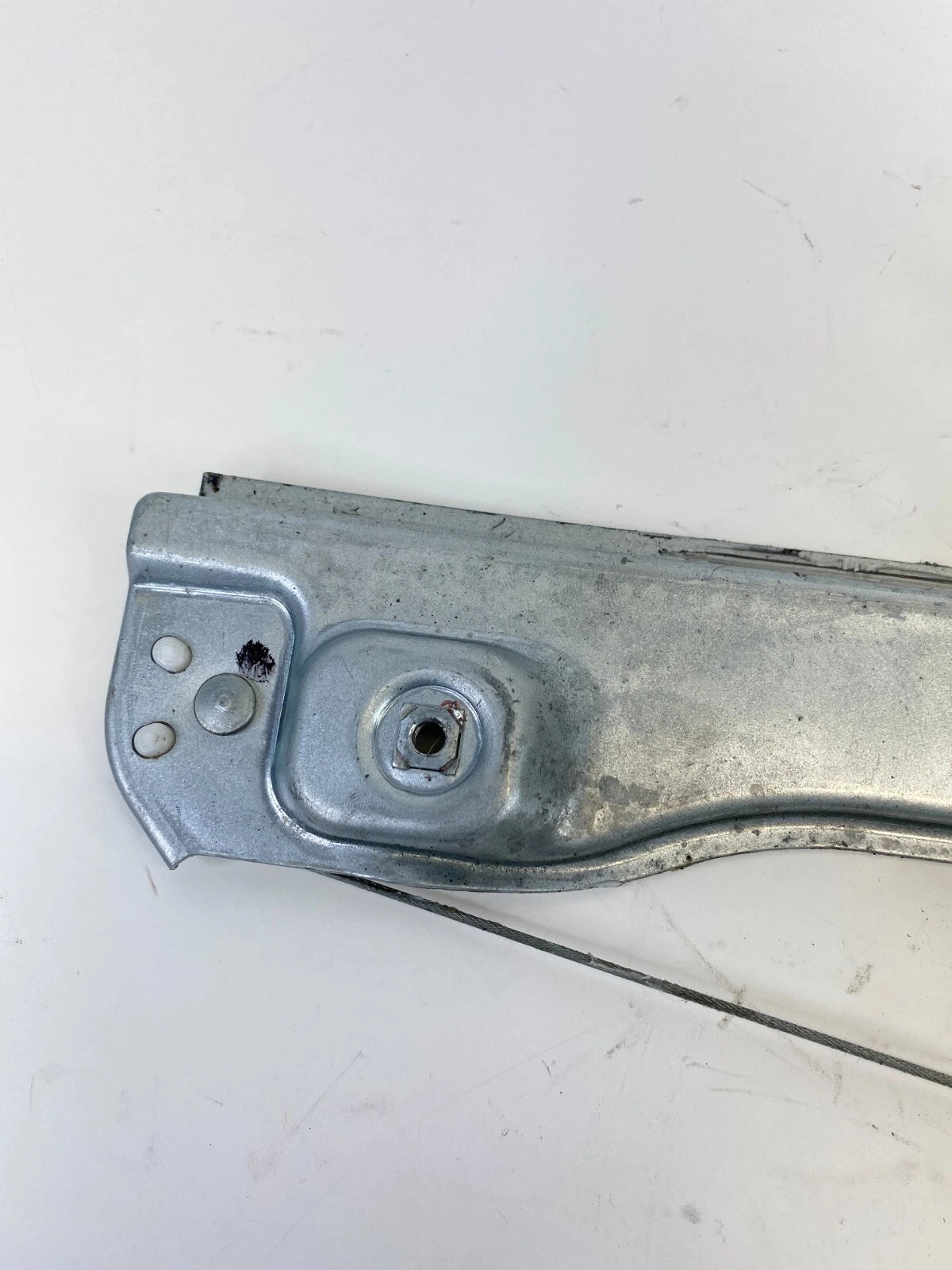 13-20 CHEVROLET SONIC REAR LEFT DOOR POWER WINDOW REGULATOR W/ MOTOR 98820-J305