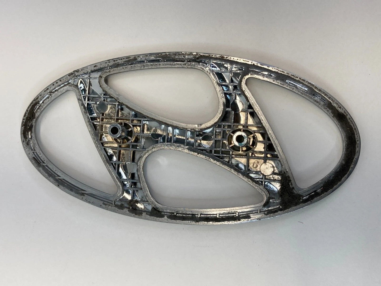 2007-2010 HYUNDAI ELANTRA REAR TRUNK DECK LID LOGO EMBLEM BADGE OEM