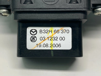 04-09 MAZDA 3 SEDAN FRONT RIGHT PASSENGER POWER WINDOW SWITCH W/ TRIM B32H66370