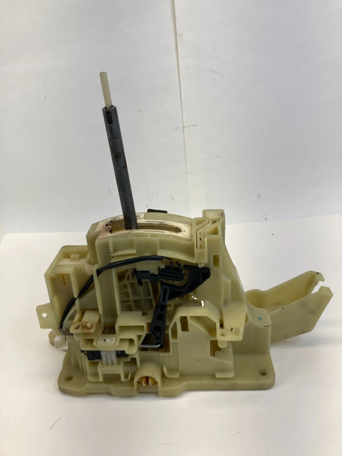 2011-2014 HYUNDAI SONATA AUTOMATIC TRANSMISSION GEAR FLOOR SHIFTER SHIFT LEVER