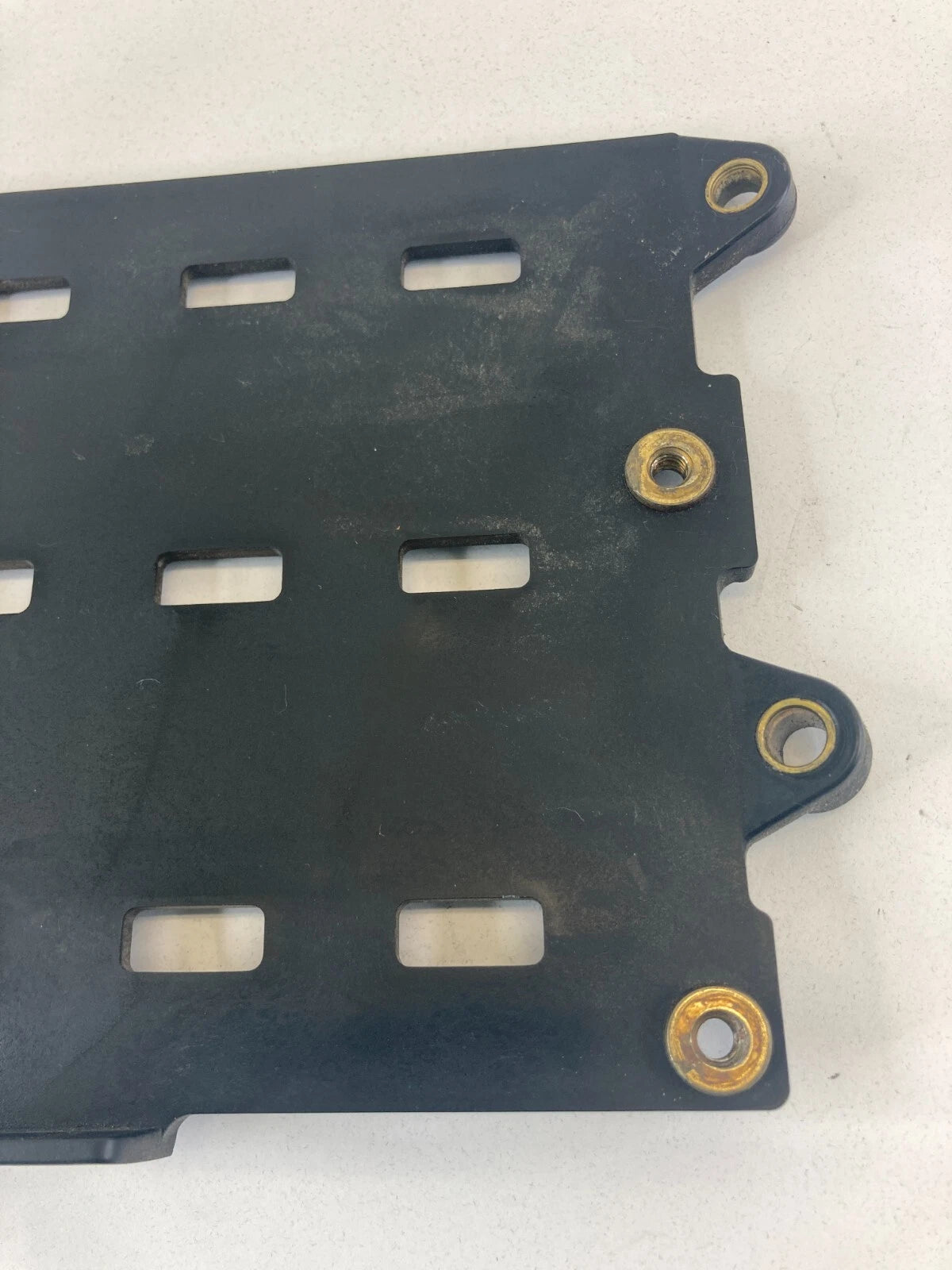 2006-2010 SEDONA 07 08 ENTOURAGE 3.8L ECM ECU MOUNT BRACKET 39150-3C060 OEM