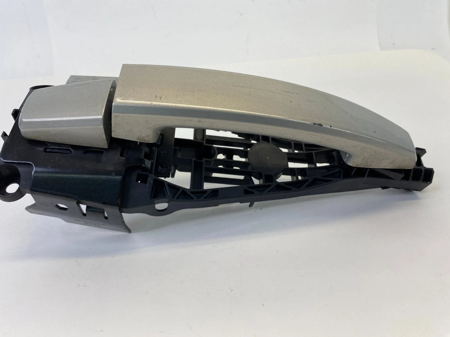 2011 BUICK REGAL SEDAN FRONT RIGHT SIDE EXTERIOR OUTER DOOR HANDLE ASSEMBLY OEM