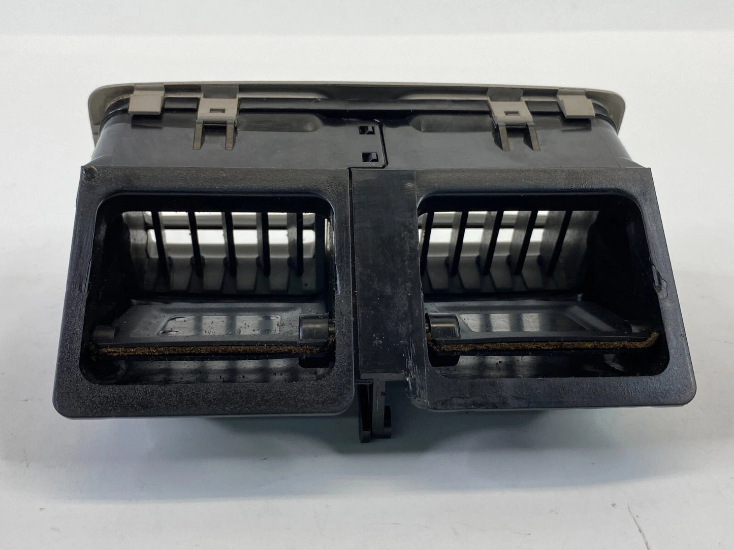 1998-2005 LEXUS GS300 REAR CENTER CONSOLE LOUVER AIR VENT GRILLE 58860-30020 OEM