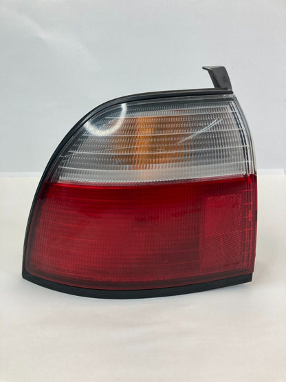 1996 1997 Honda Accord Sedan 4-DR Trunk Left Outer Tail Light Taillight 043-1285