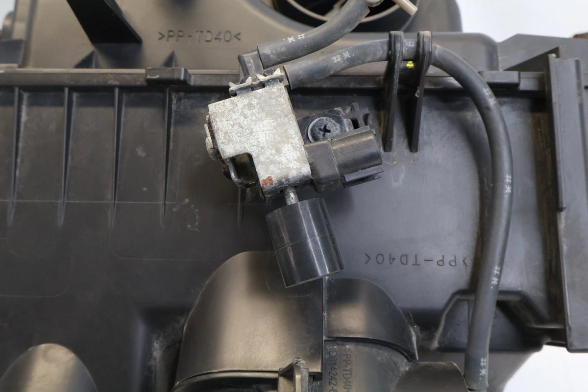 2011-2014 TOYOTA SIENNA 3.5L V6 ENGINE AIR INTAKE CLEANER FILTER BOX 17070-0P015