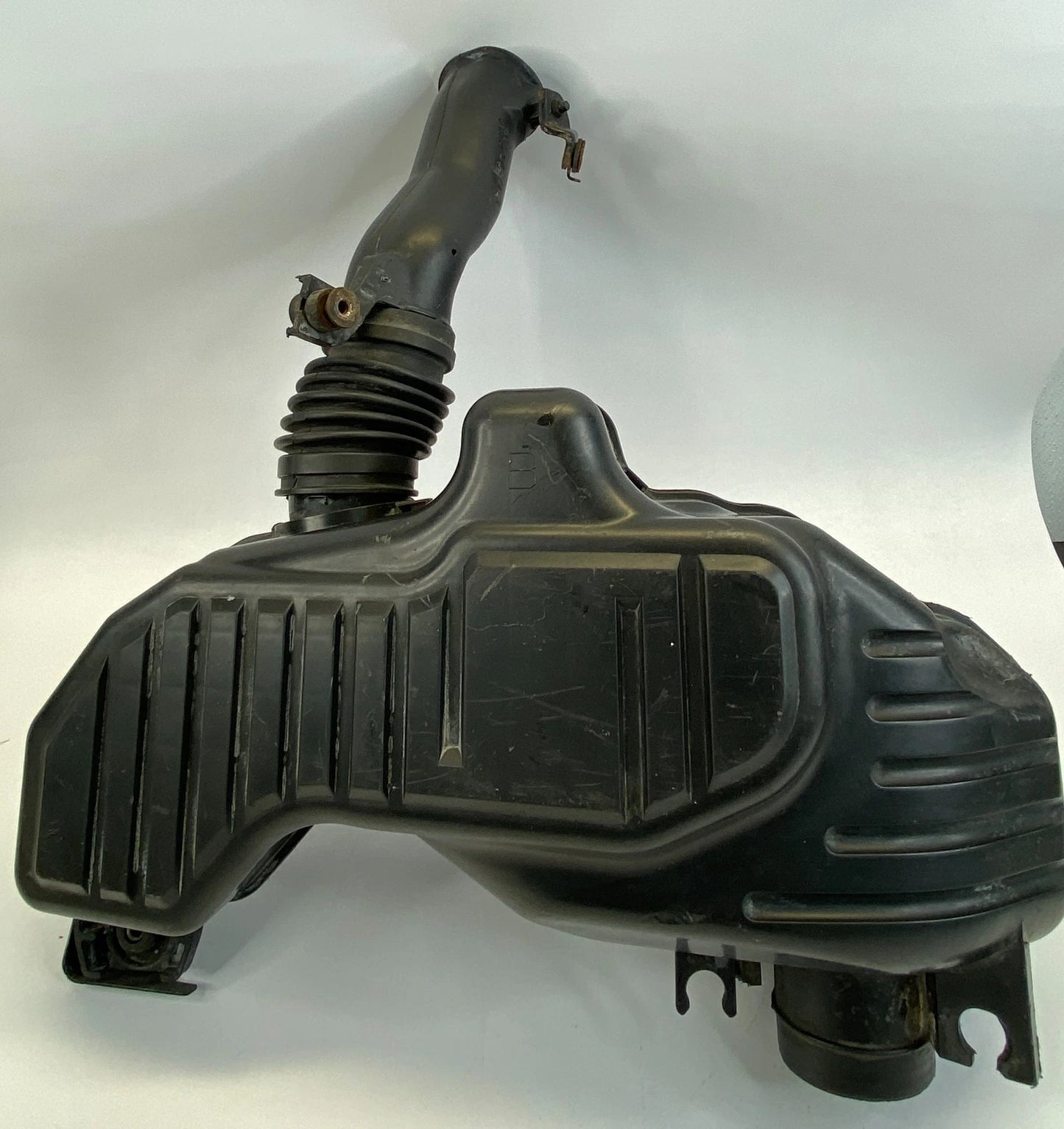 2001-2005 HONDA CIVIC 1.7L ENGINE AIR INTAKE RESONATOR CHAMBER BOX OEM