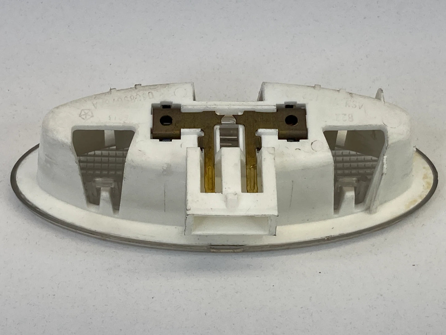 2001-2008 CHRYSLER TOWN & COUNTRY FRONT LEFT DOOR LIGHT COURTESY LAMP 04685676AA