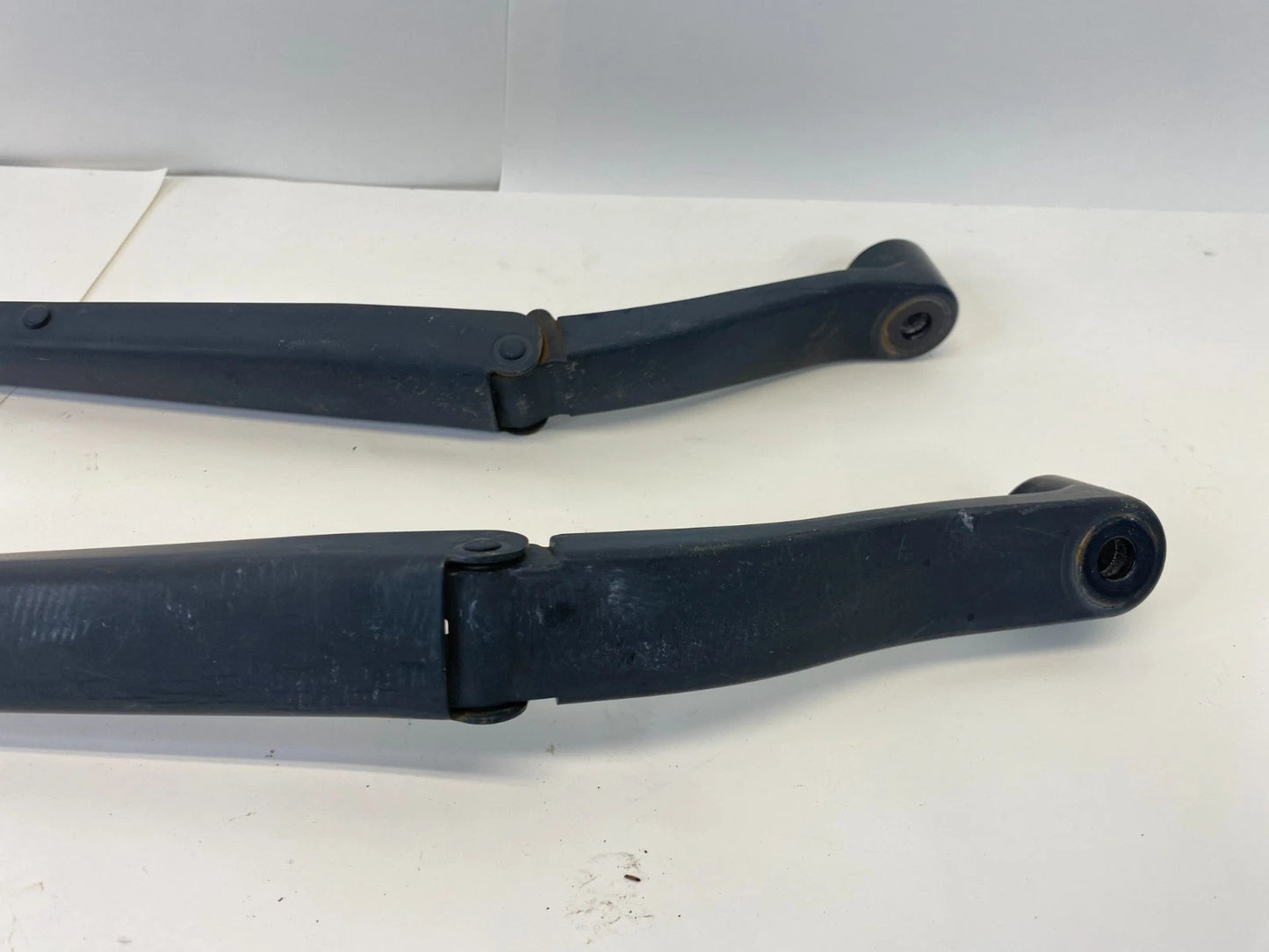 2010-2013 MAZDA 3 SEDAN FRONT WINDSHIELD WIPER ARM SET LEFT AND RIGHT OEM