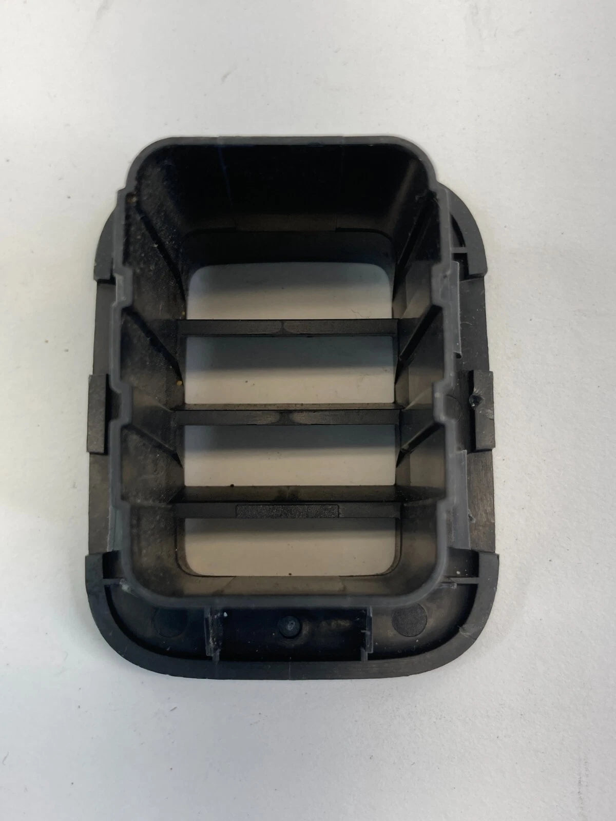 2009-2012 CHEVY TRAVERSE LOWER CENTER CONSOLE AC AIR VENT DUCT GRILL OUTLET OEM