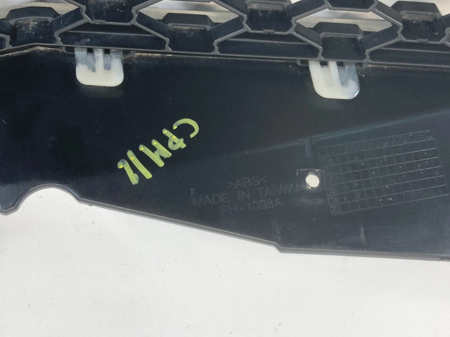2010-2015 CHEVROLET EQUINOX FRONT BUMPER UPPER CENTER GRILL GRILLE AFTERMARKET